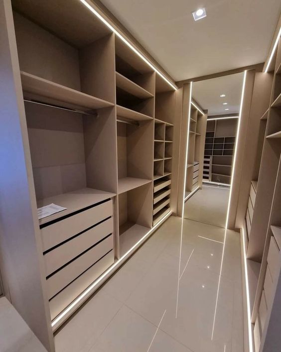 Closet con iluminación LED